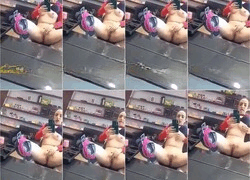 كوافيرة تقفل عليها باب المحل وتقلع وتصور لحبيبها وهى بتضرب سبعة ونص وتغرق